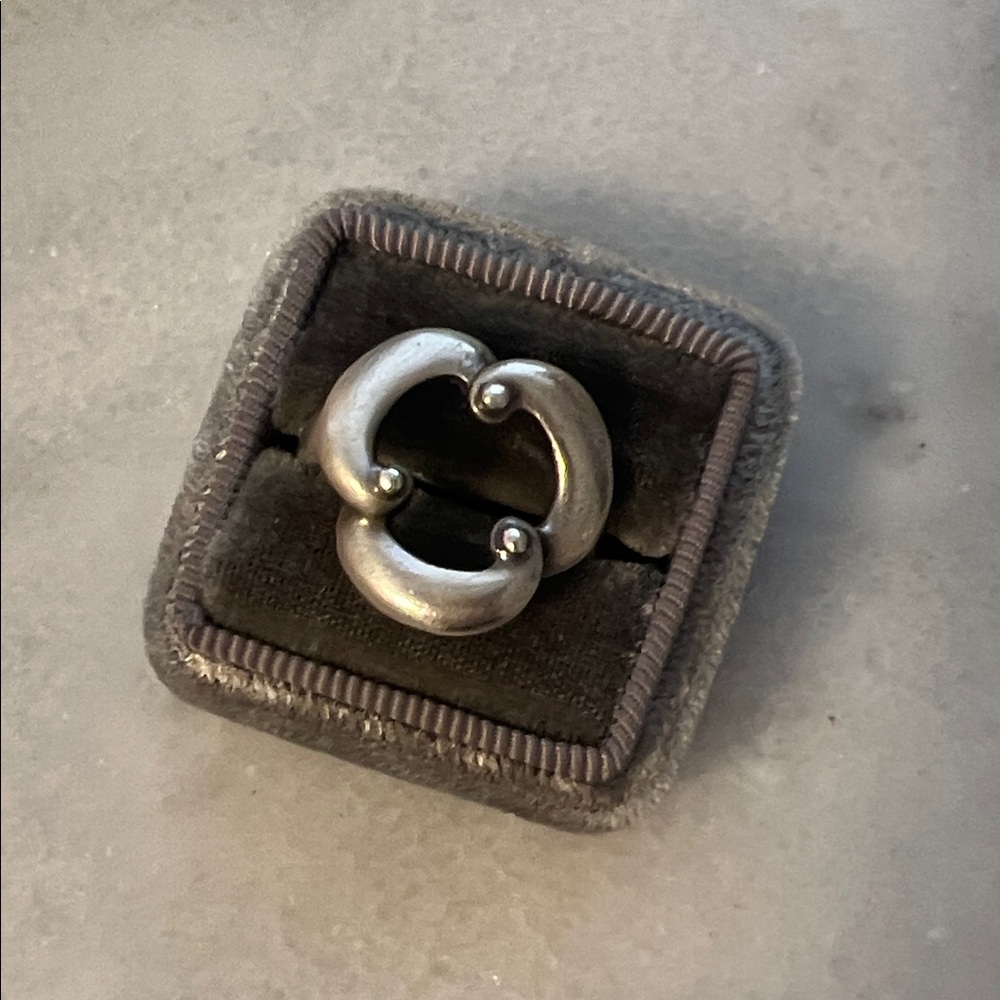 Artisan Mexican Sterling Silver Ring - Picture 2 of 13
